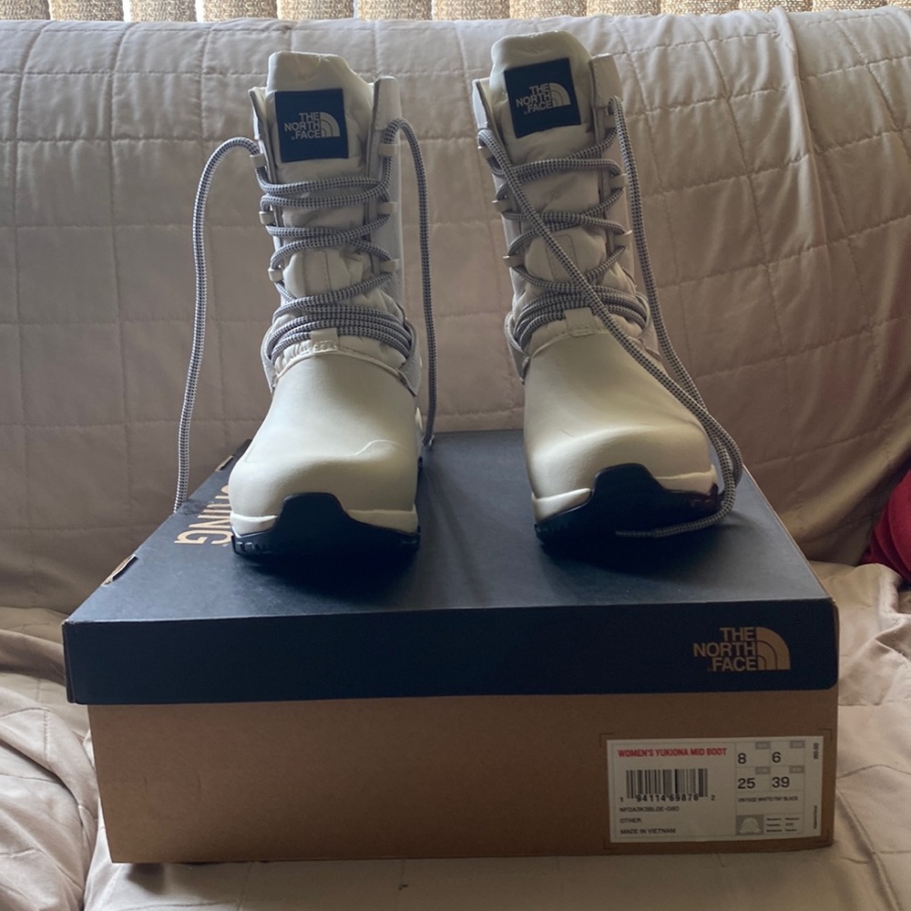 The North Face Yukiona Snow Boots